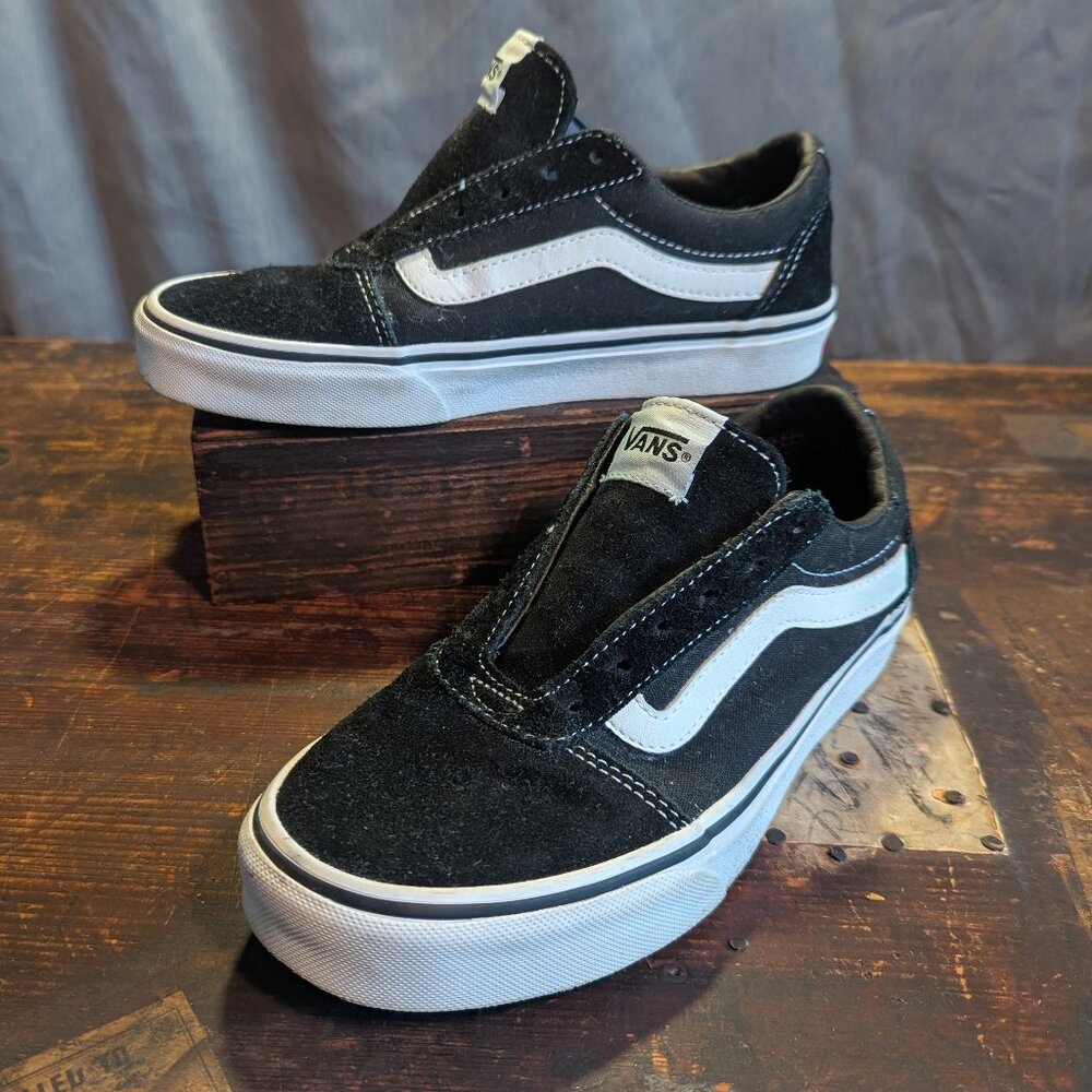 Vans - "Off the Wall" Black Suede flat sneakers US Womens sz 6